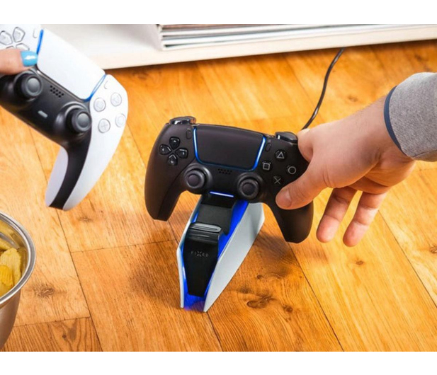 FIXED Dual Charger Stand do PS5 controller, black and white - 1484703 - zdjęcie 4